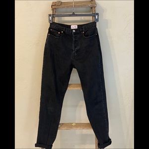 Cry Baby “Hugging” Mom Jeans in Washed Black